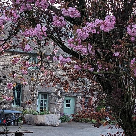 Ferme De La Gortiere Bed & Breakfast Le Teilleul Exterior photo