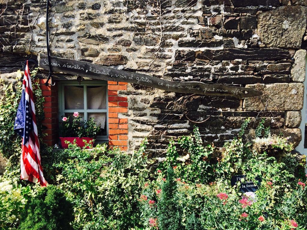 Ferme De La Gortiere Bed & Breakfast Le Teilleul Exterior photo