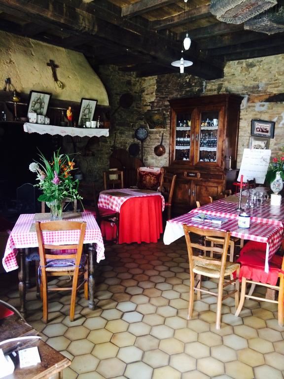 Ferme De La Gortiere Bed & Breakfast Le Teilleul Exterior photo