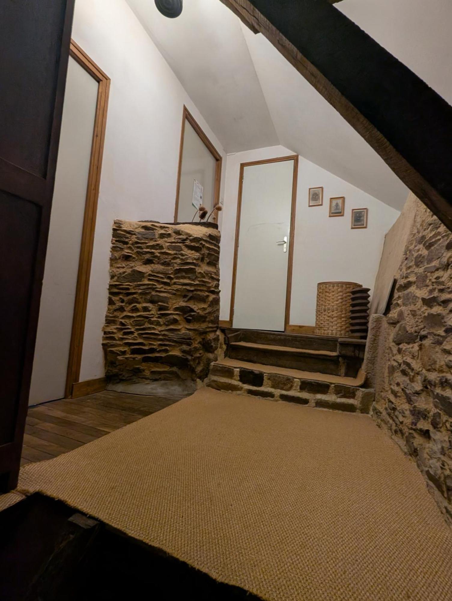 Ferme De La Gortiere Bed & Breakfast Le Teilleul Exterior photo