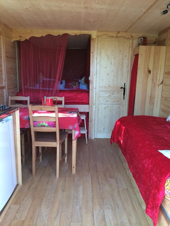 Ferme De La Gortiere Bed & Breakfast Le Teilleul Room photo